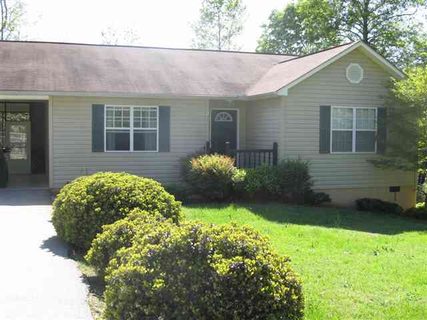 100 Hillcrest Court