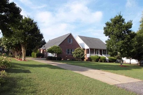 102 Lyndhurst Drive