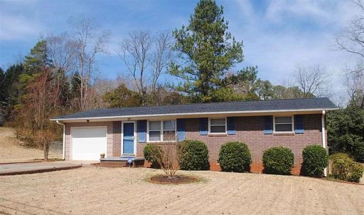 228 Maple Boulevard