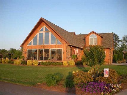 212 Crestridge Drive sold home in Blue Mountain Estates, Seneca, SC