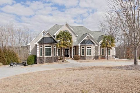 126 Topsail Drive