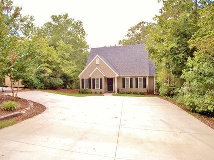 526 Dogwood Lane