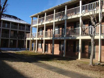 250 Elm Street 923 Riverbank Commons
