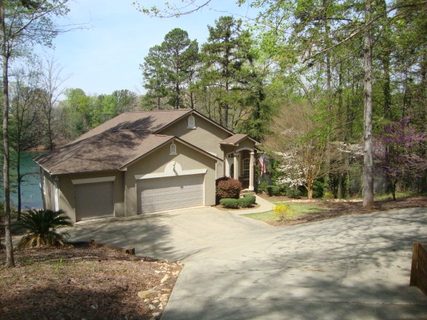 208 Shoreline Drive sold home in Sunset Shores, Seneca, SC
