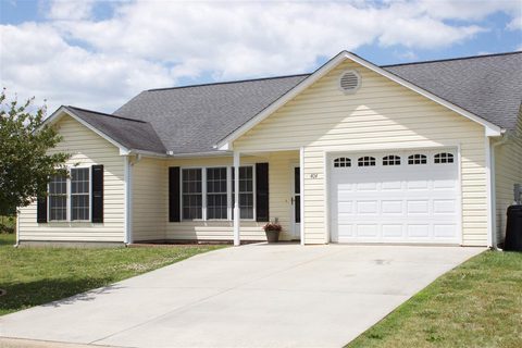 404 Ashwood Lane