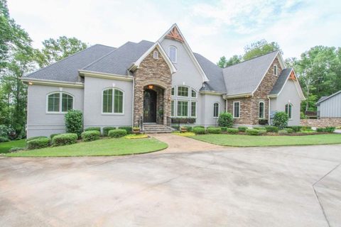 220 Paradise Circle