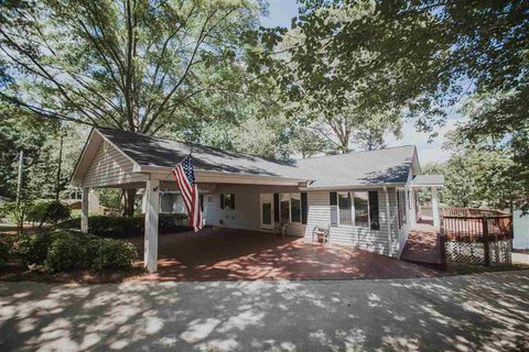 704 Dogwood Lane
