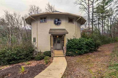 124 Oolenoy Court