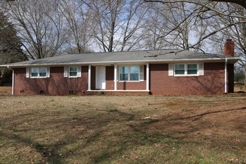 140 Bruce Boulevard