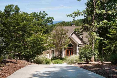 132 Cedar Bluff Court Highlands on Lake Keowee sold home in Highland Lake Keowee, Six Mile, SC