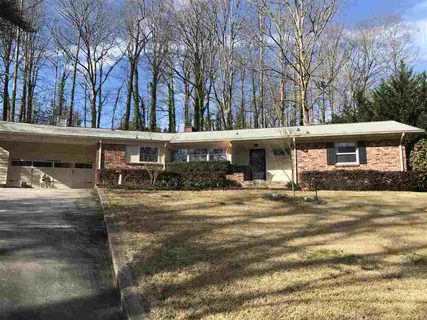302 Woodland Way