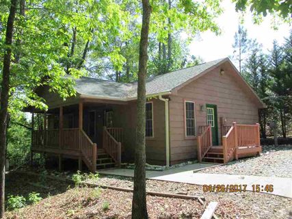 137 Lakehill Drive
