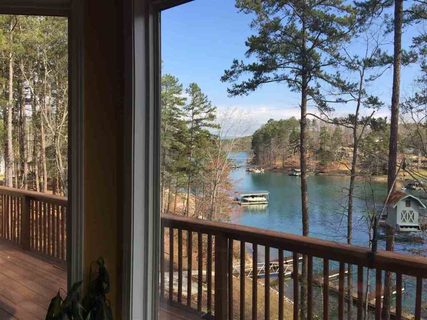 114 Shelter Cove sold home in Shelter Cove, Seneca, SC