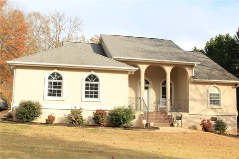 912 Meadow Lane