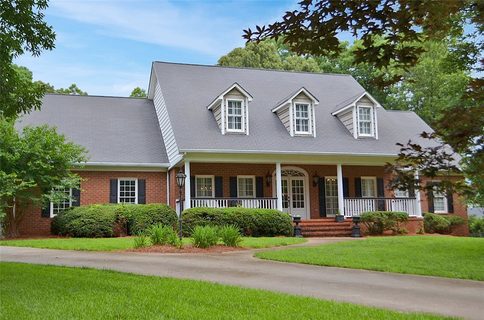 212 Oakmont Drive