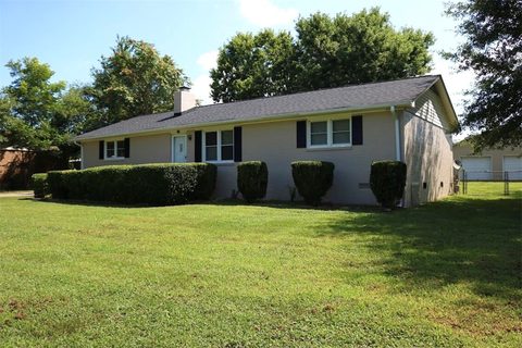 111 Cloverdale Drive