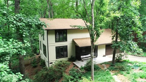 307 Woodland Way