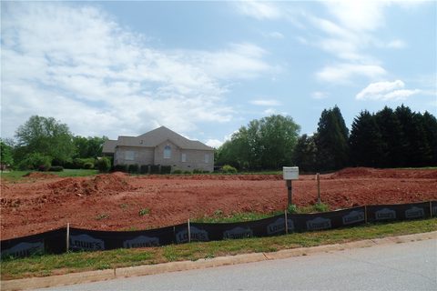 102 Huntcliff Court sold home in Hawthorne Ridge, Easley, SC