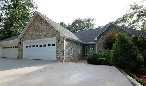 304 Royal Oaks Drive sold home in Royal Oak Shores, Anderson, SC
