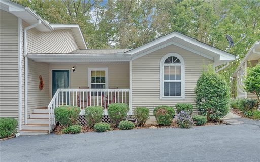 551 Lake Place Drive sold home in Lake Place, Lavonia, GA