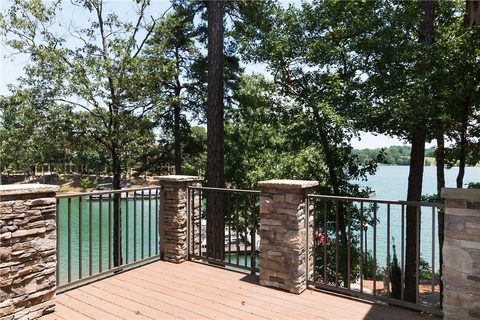 323 Blue Water Way