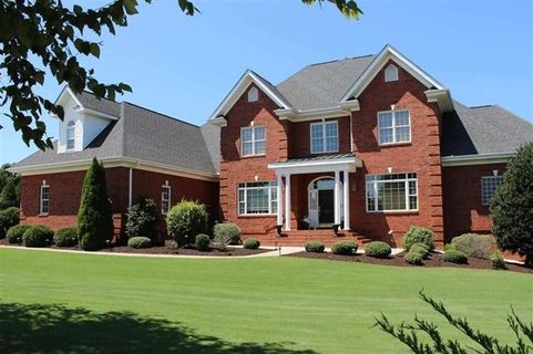 104 Grassy Knoll Way