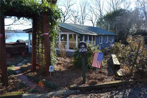 1207 Clearwater Shores W Road