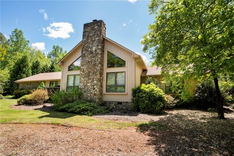 2200 Clearwater Point Drive