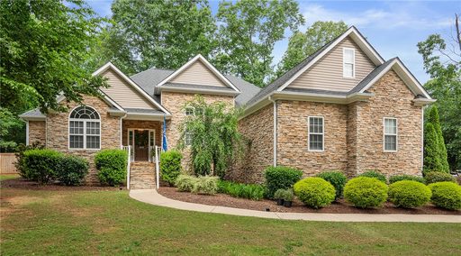 502 Lakeside Drive