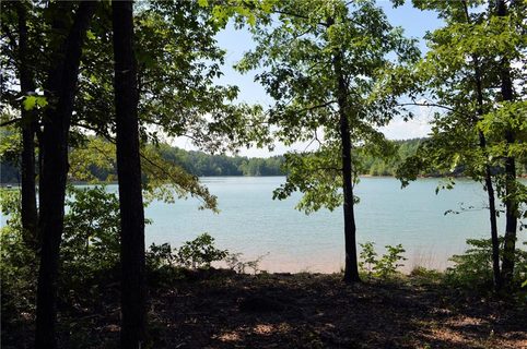 306 Pointe East Drive