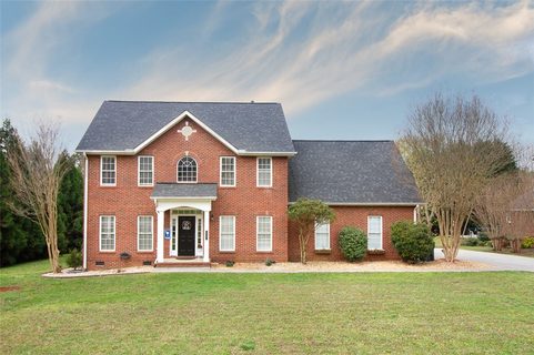 213 Oakmont Drive