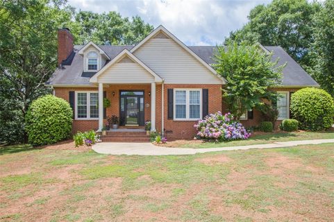 214 Surrey Lane