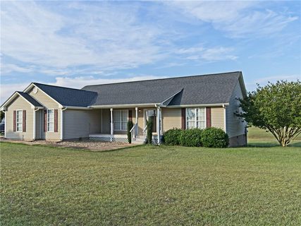 1000 Moorehead Place