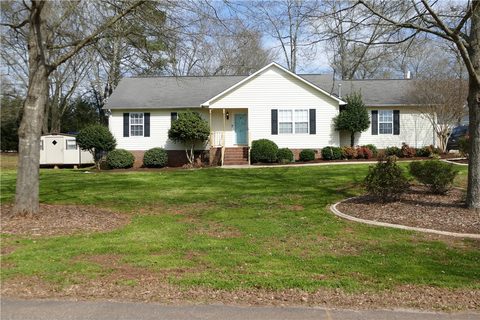 107 Shoalview Drive