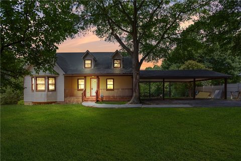 1407 Old Ivy Road