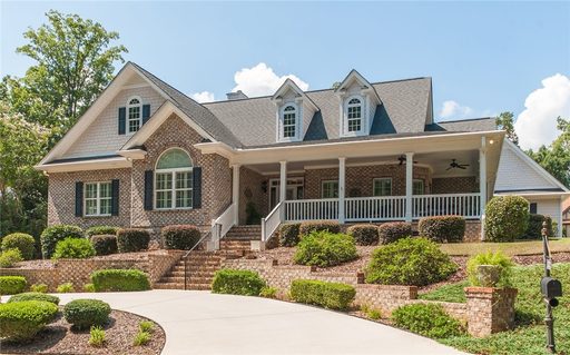 322 Avenue Of Oaks