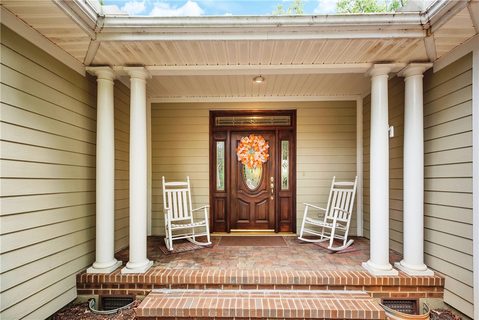302 Compass Point