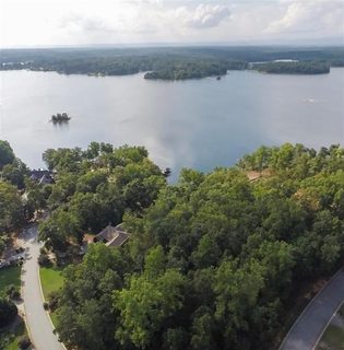 245 Mountain View Pointe Drive sold home in Mountain View Pointe, Seneca, SC