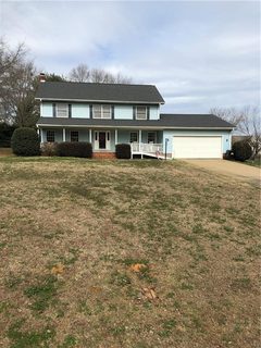 211 Surrey Lane