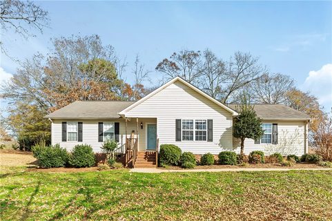 107 Shoalview Drive