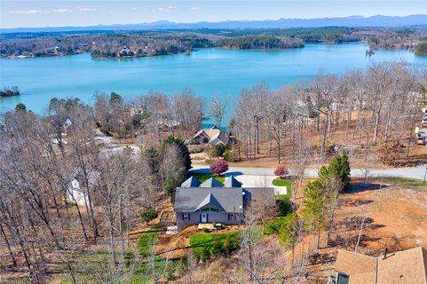 301 Falling Leaf Court sold home in Mountain View Pointe, Seneca, SC
