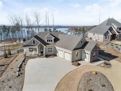 812 Mountain Way