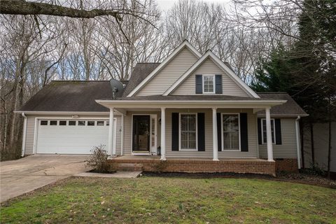 114 Grand Oak Circle