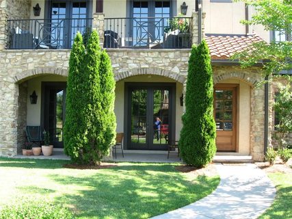 136 Botanical Circle