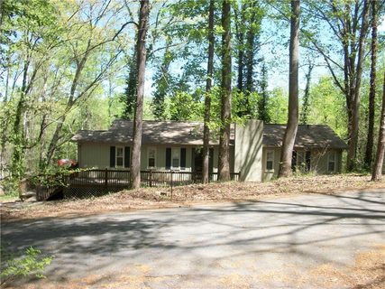 517 Woodland Circle sold home in Dogwood Heights, Pendleton, SC