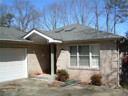 748 Lynnhaven Drive Seneca