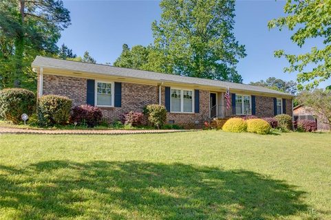 405 Blackberry Lane