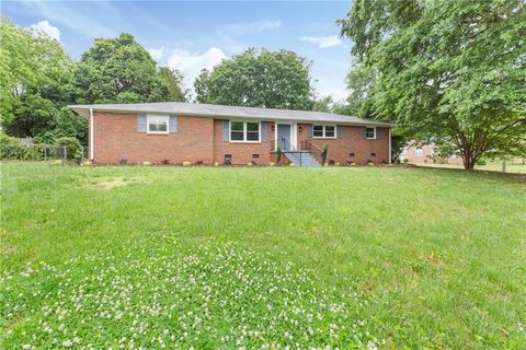 1300 Wellwood Drive sold home in Lakeview, Anderson, SC