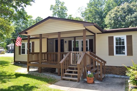 23036 Mcdonald Point Road sold manufactured home in Mcdonald Pointe, Seneca, SC