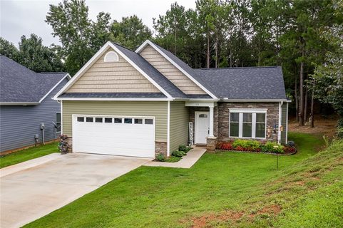 110 Raeburn Way